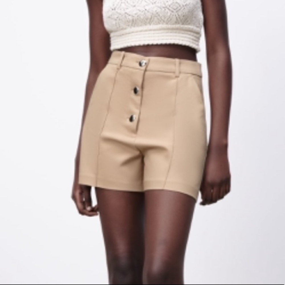 ZARA HIGH WAISTED BERMUDA SHORTS in Size M